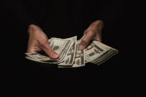 過払い金の訴訟にかかる費用と回収期間はどのくらい？