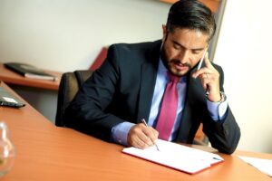 債務整理を考える際に知っておくべき弁護士の口コミは？